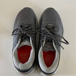 Woman’s ASICS Duomax Flytefoam shoe. Size 7. GUC